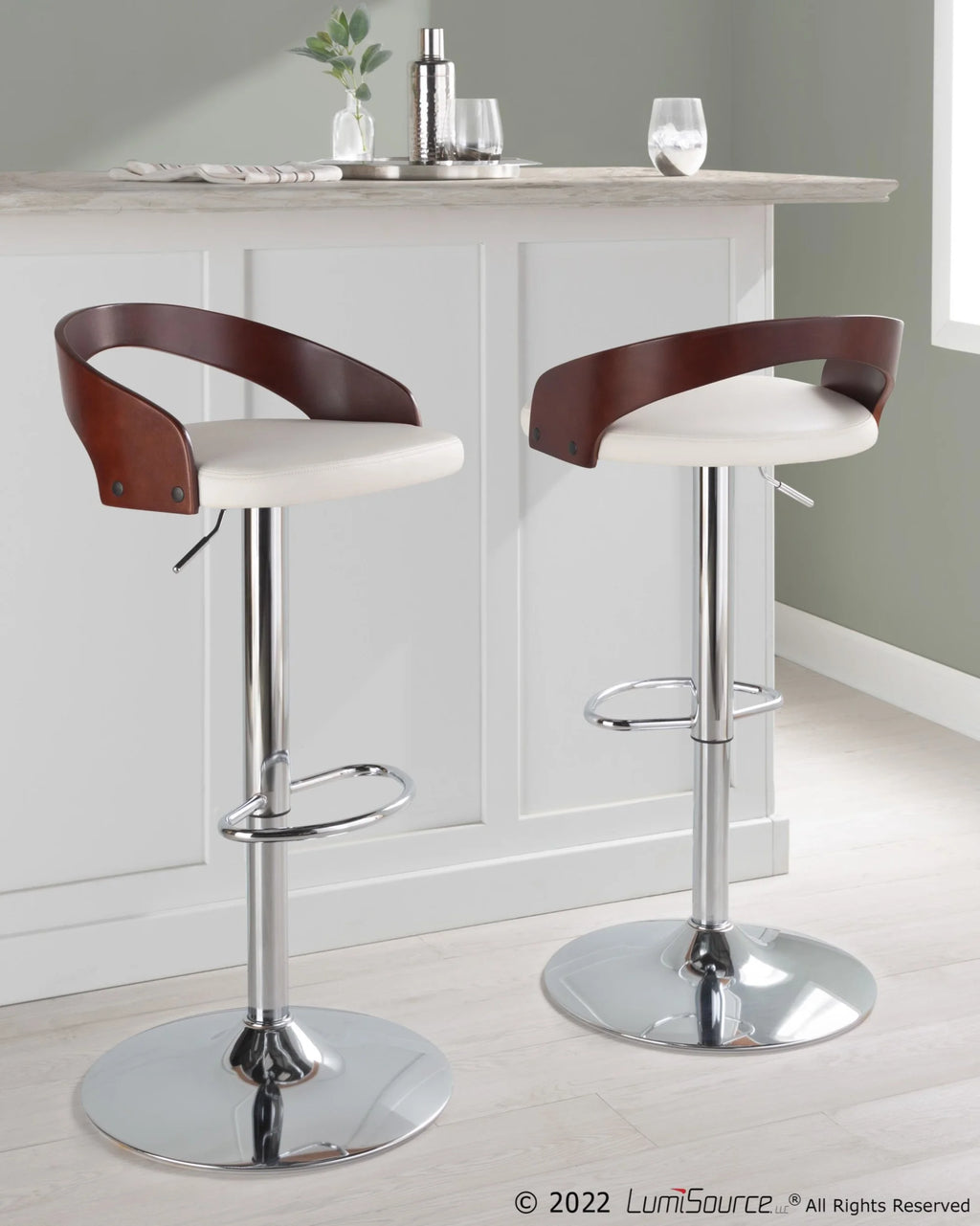 Set of 2 Adjustable Height Swivel Barstool in Chrome Metal, Cherry Wood and White Faux Leather W359505