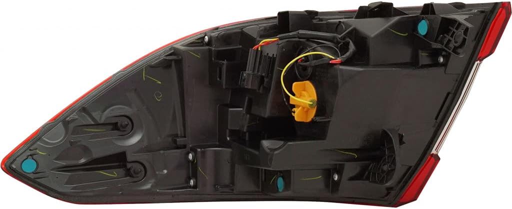 Tail Light Assembly Driver Side with Bulb M1933
