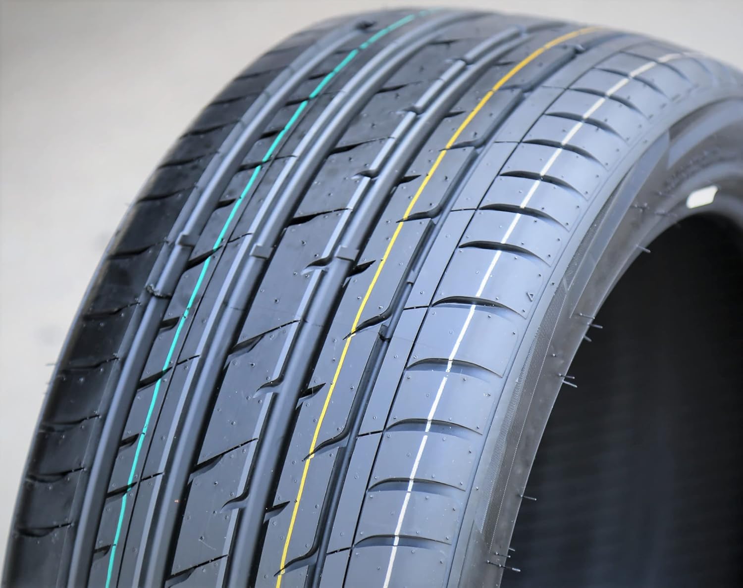 275/30R19 96W XL 4-Ply BSW Radial Tire N900005