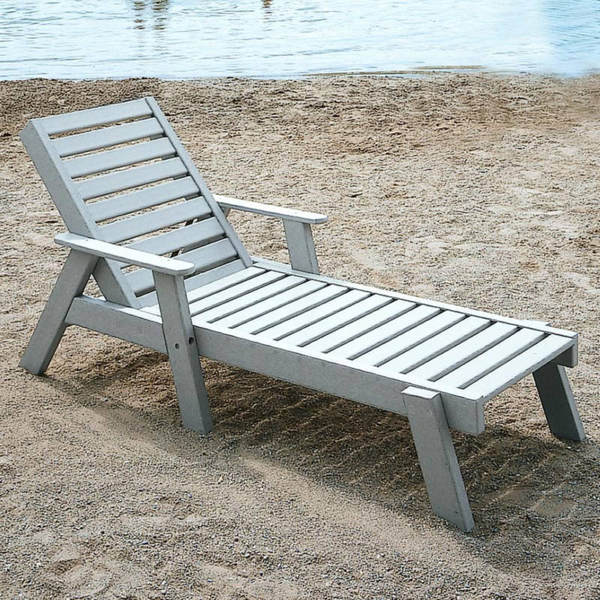 White Captain Chaise with Arms X5913