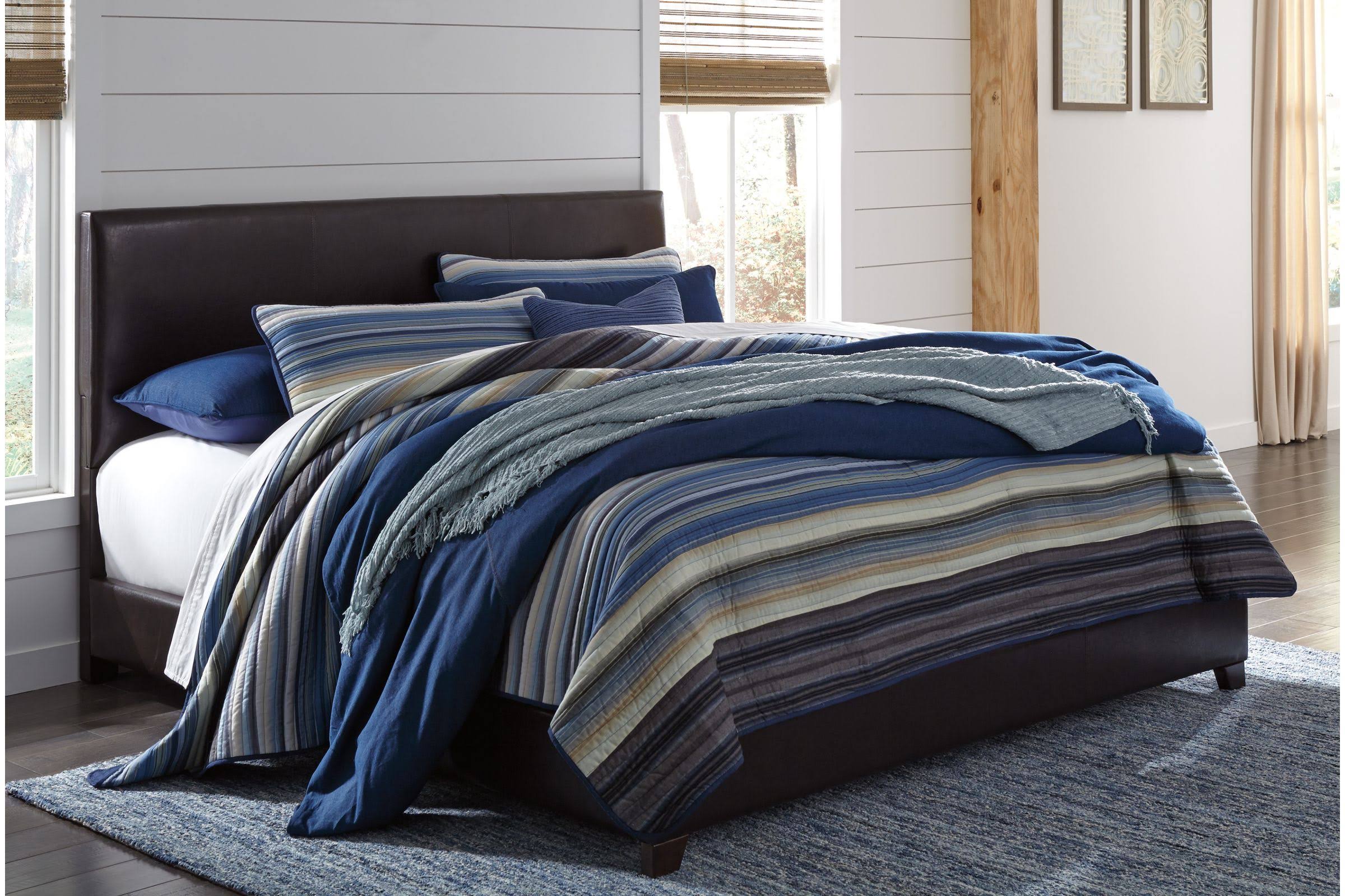 King Upholstered Panel Bed U808