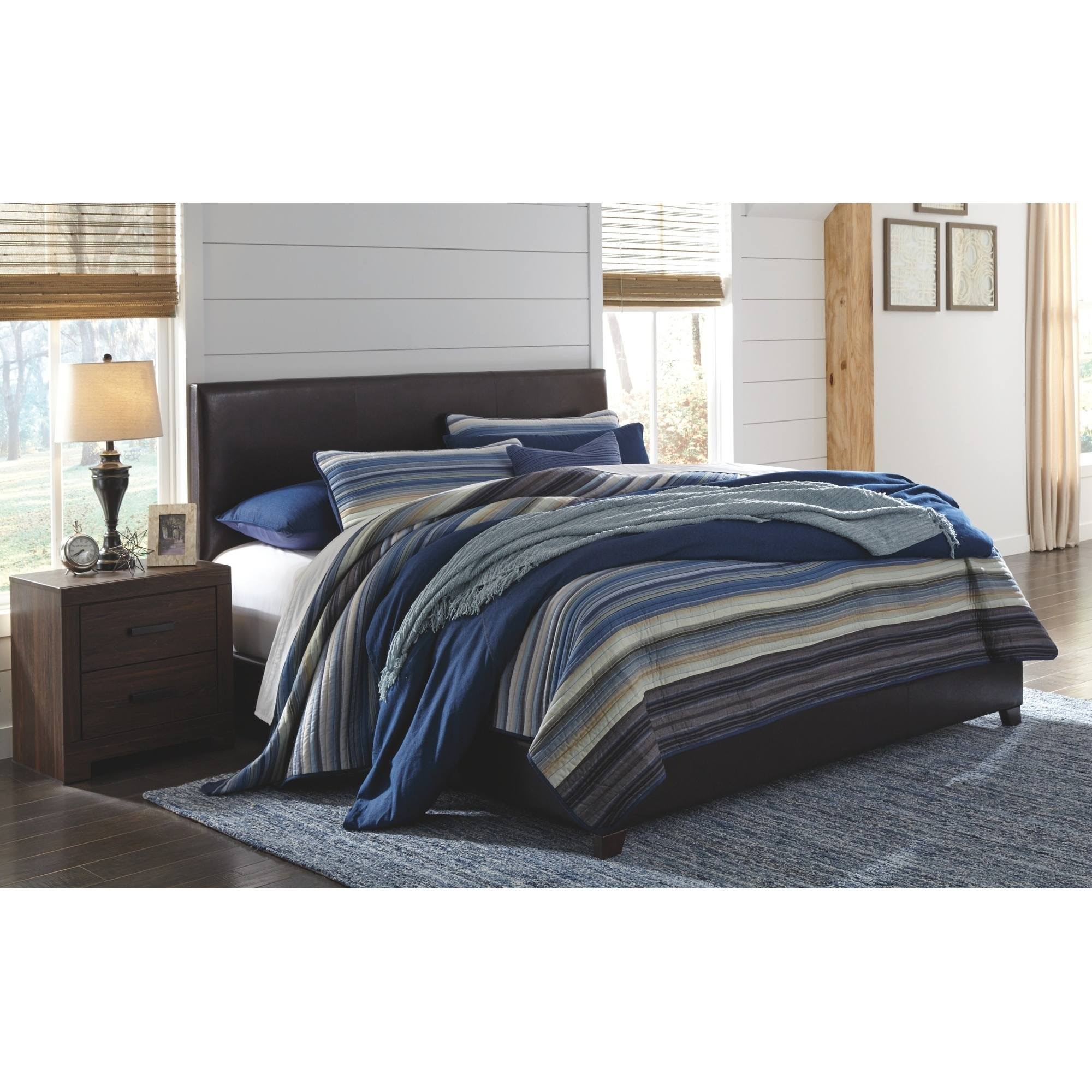 King Upholstered Panel Bed U808