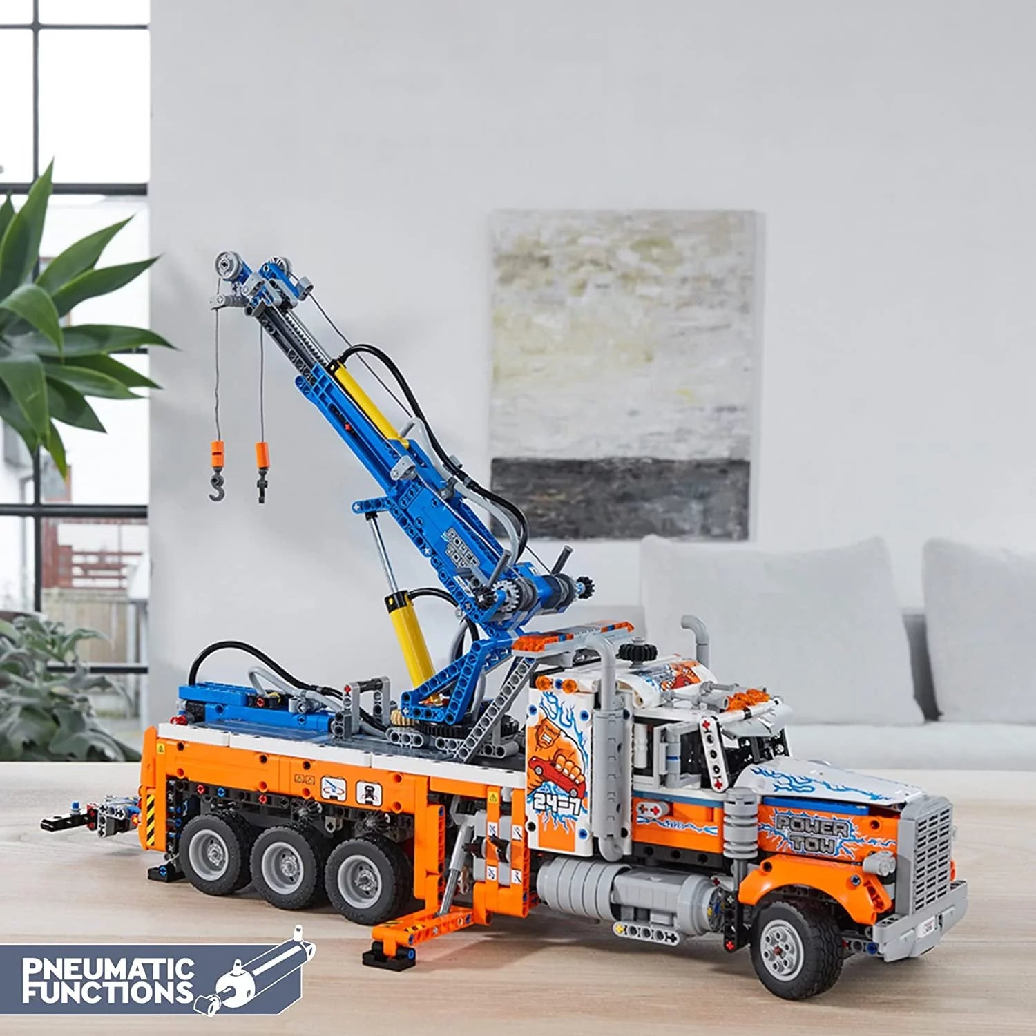 Heavy-Duty Tow Truck with Crane L84038