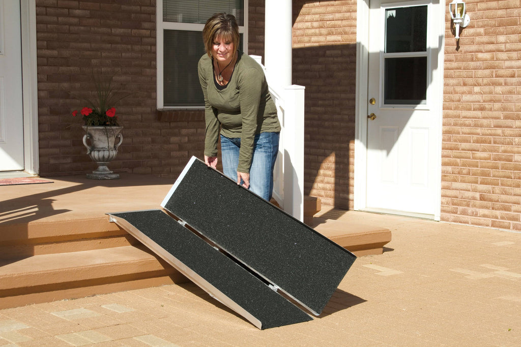 Portable Singlefold Ramp, 6 ft x 30 in L13768
