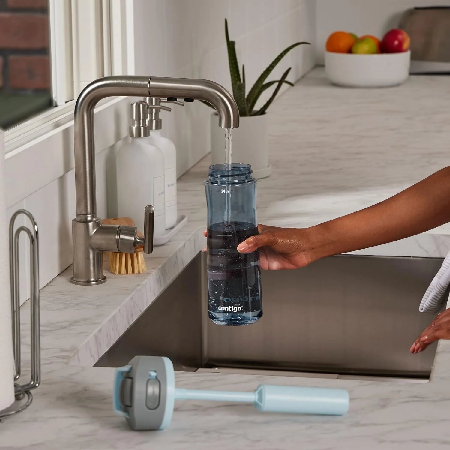 24 oz Plastic Filter Water Bottle A59217