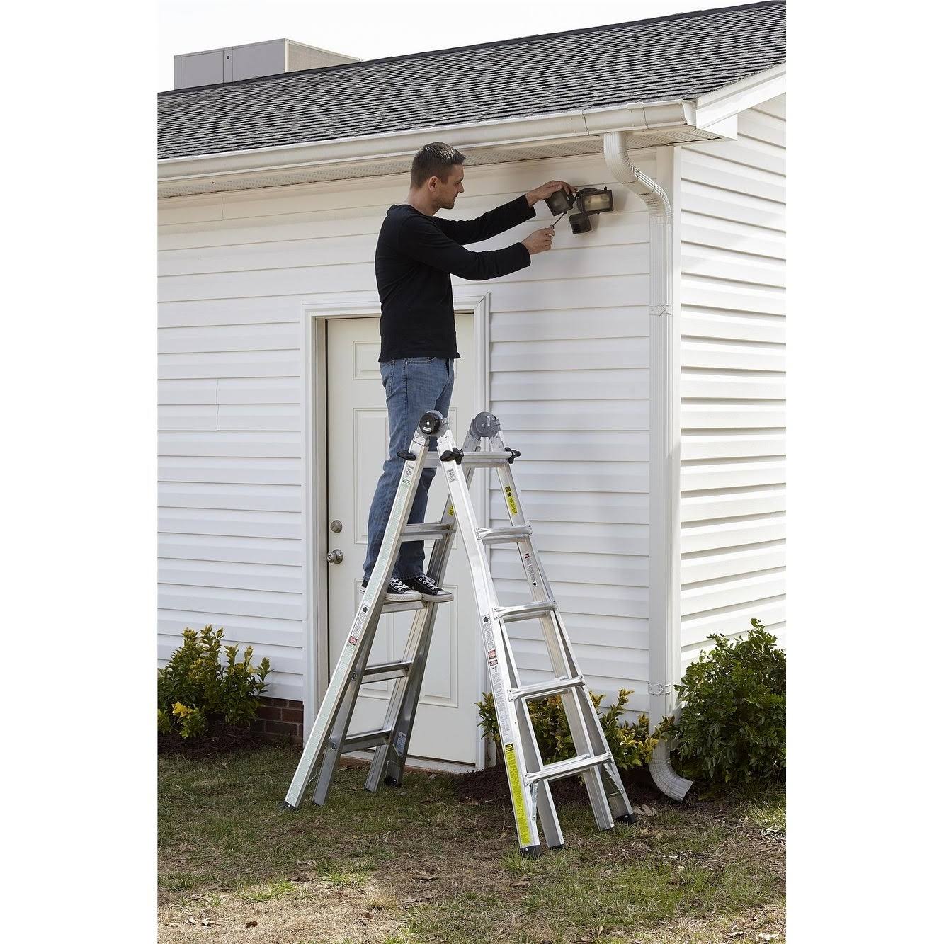 22' Max Reach Aluminum Telescoping Multi-Position Ladder D63707