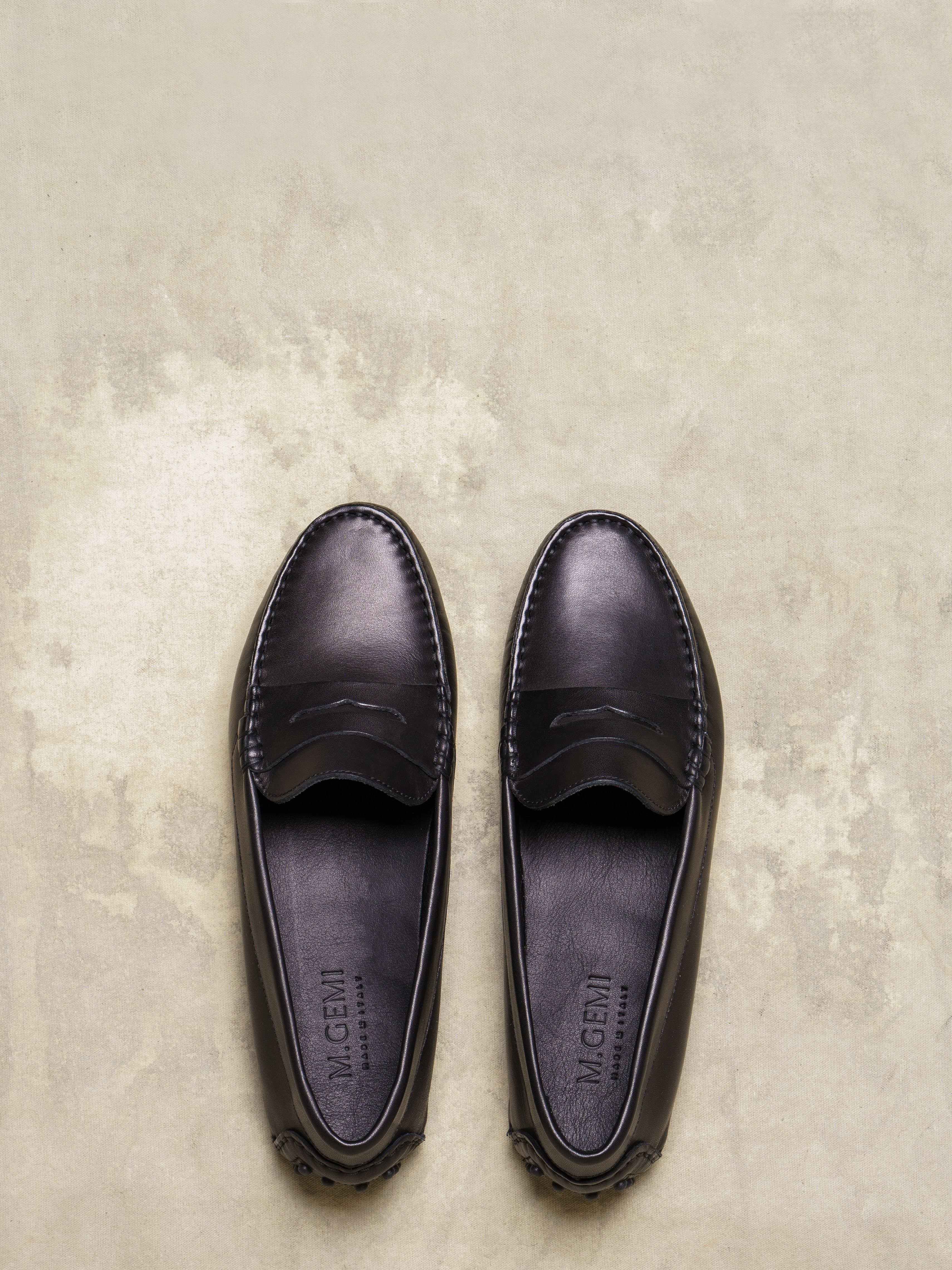 Black 7.5 US Shoes H1616